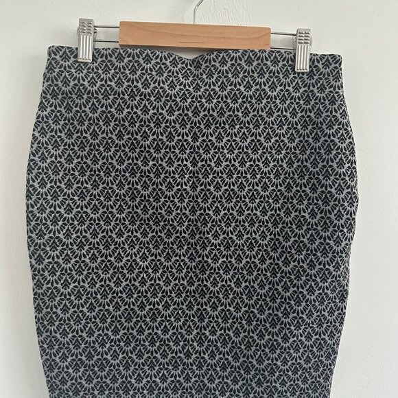 Ann Taylor Loft Petite Pencil Skirt S Black and Gray Pattern - Picture 2 of 3